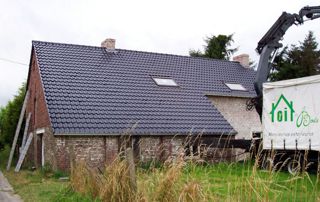 maison avec toiture en tuiles