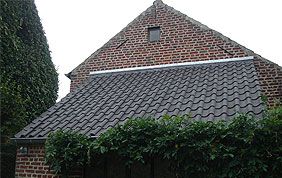 vieille toiture en ardoise