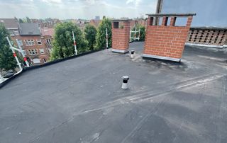 plateforme en bitume avec cheminées