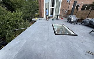 plateforme avec fenêtre