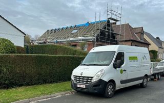 camionnette du couvreur Toiture Van Dijk à Bruxelles