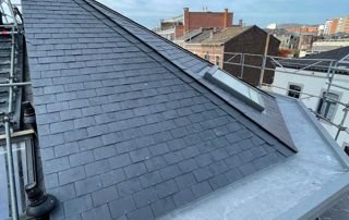 toit en ardoise avec Velux